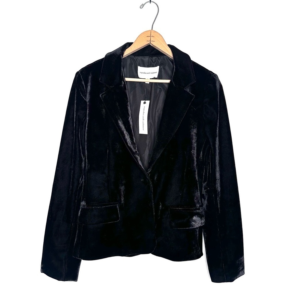 Cupcakes and Cashmere | Black Velvet Blazer Size 4